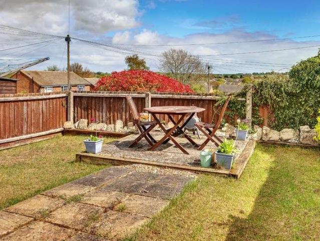 2 bed house for sale