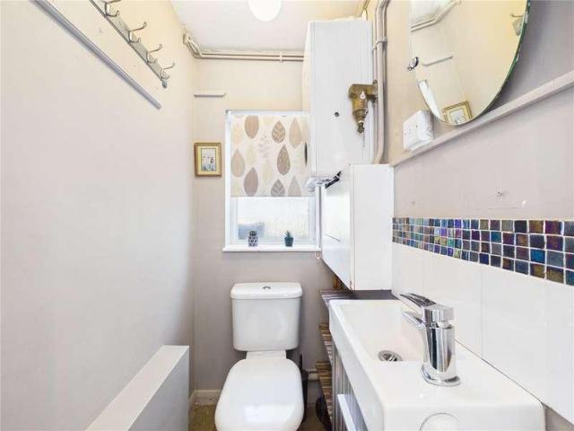 2 bed house for sale