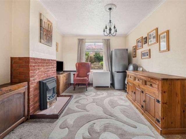 2 bed house for sale