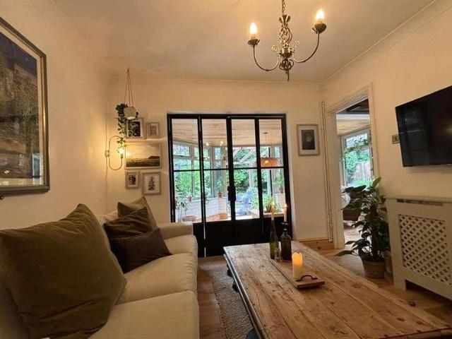2 bed house for sale