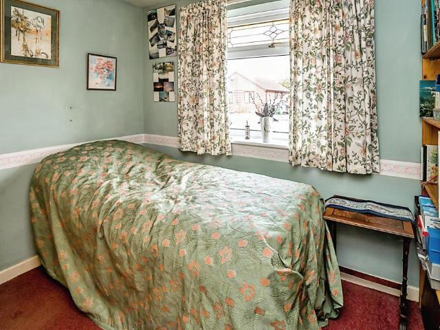 2 bed house for sale