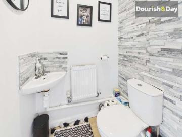 2 bed house for sale