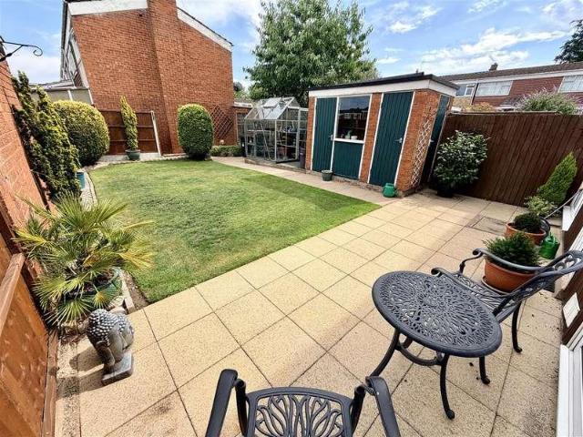 2 bed house for sale