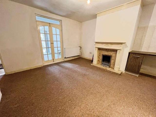 2 bed house for sale