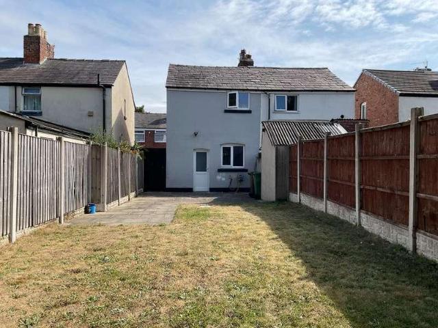 2 bed house for sale
