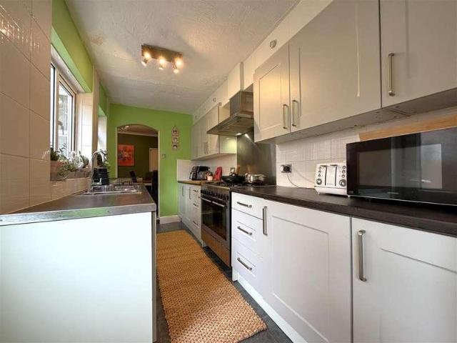2 bed house for sale