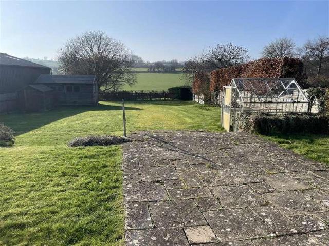 2 bed house for sale