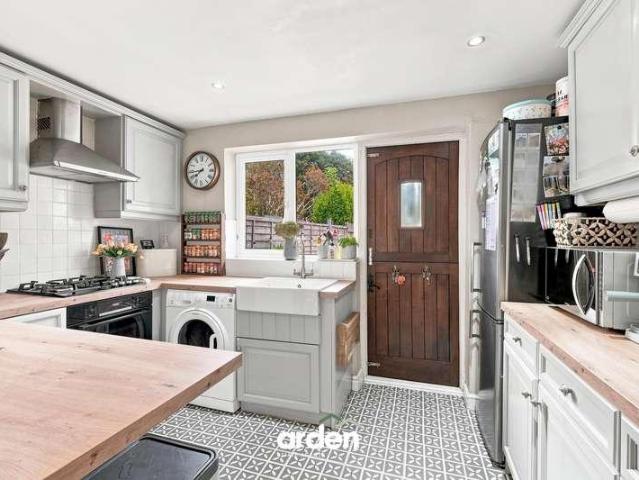 2 bed house for sale