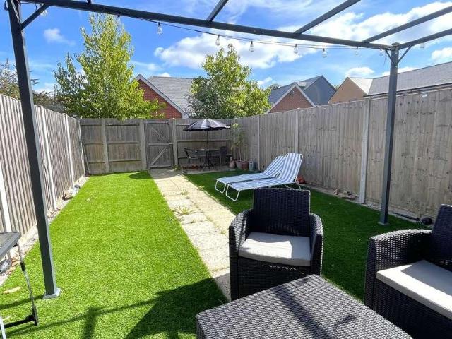2 bed house for sale
