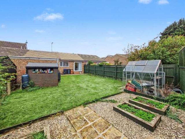 2 bed house for sale