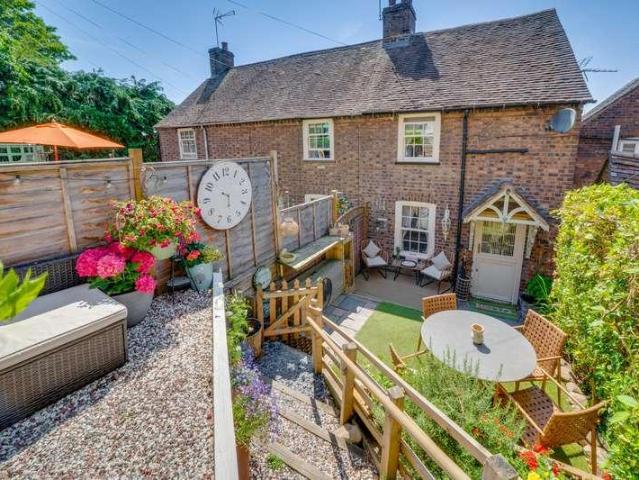 2 bed house for sale