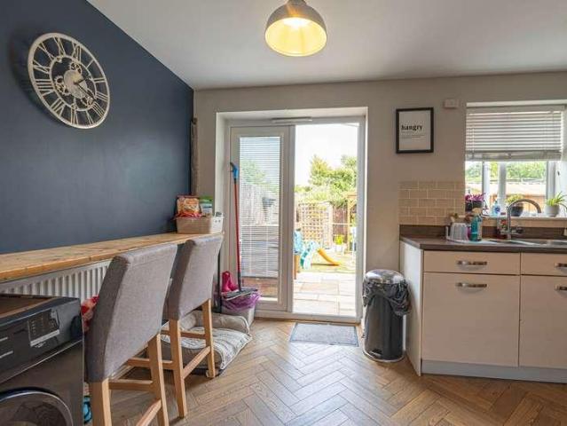 2 bed house for sale
