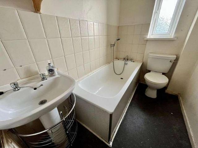 2 bed house for sale