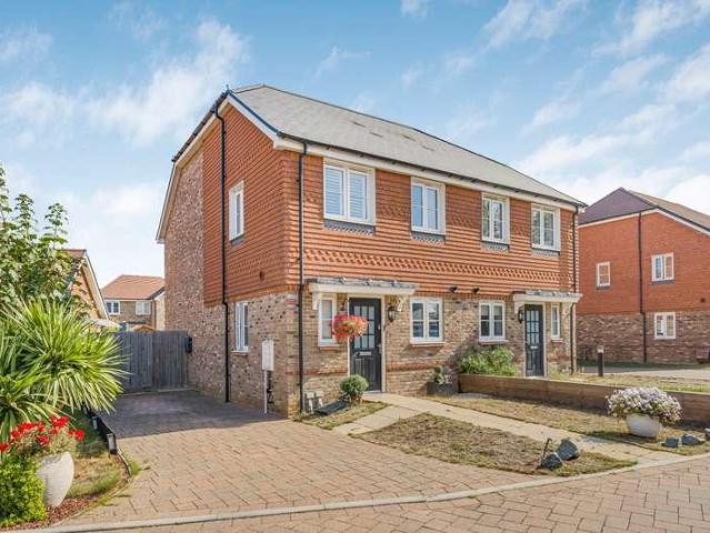 2 bed house for sale