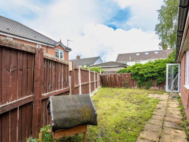 2 bed house for sale