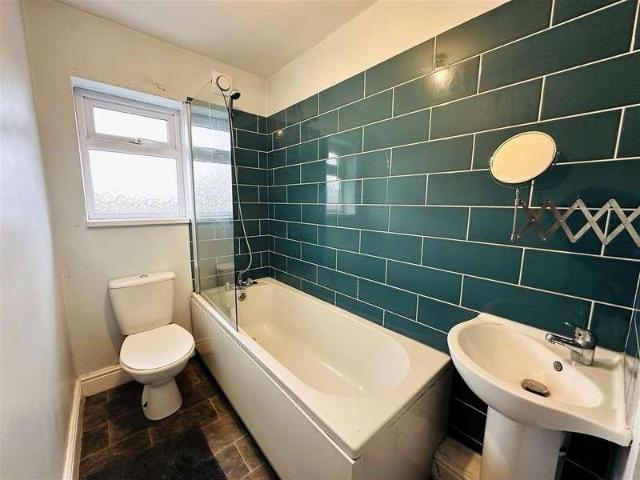 2 bed house for sale