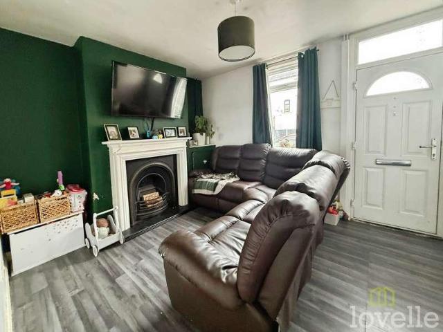 2 bed house for sale