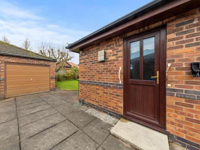 2 bed house for sale