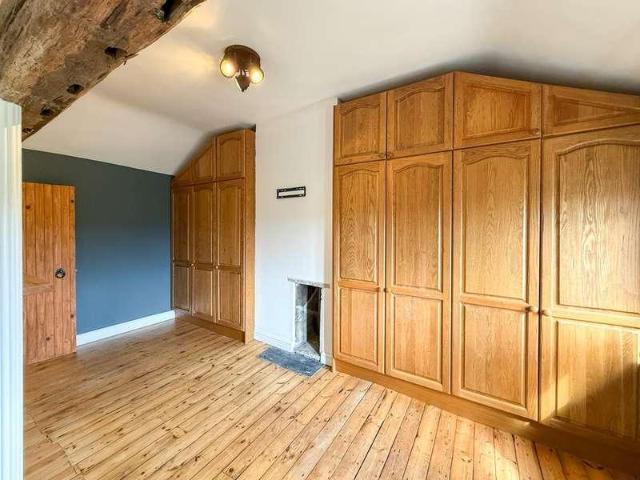 2 bed house for sale