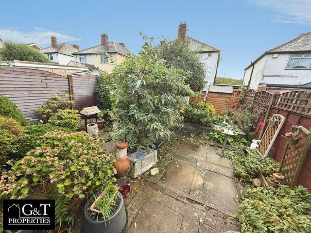 2 bed house for sale