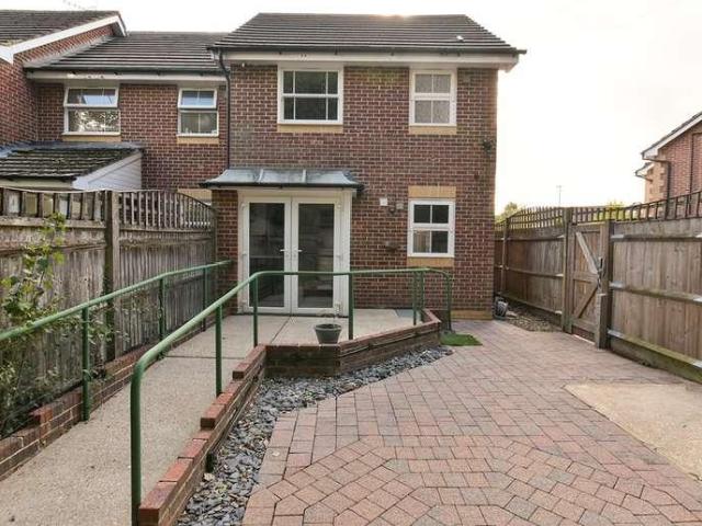 2 bed house for sale