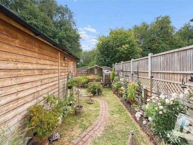 2 bed house for sale