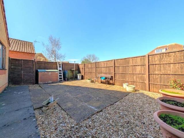 2 bed house for sale