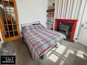 2 bed house for sale