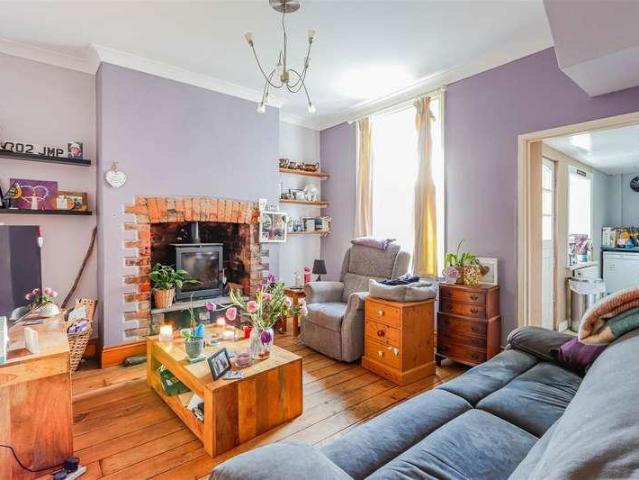2 bed house for sale