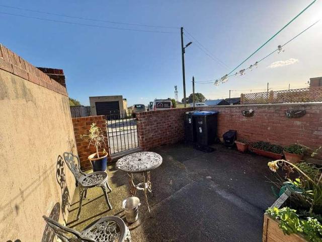 2 bed house for sale