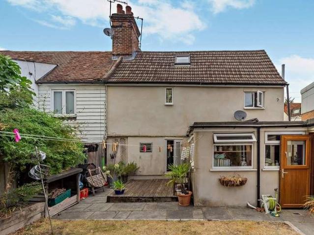 2 bed house for sale