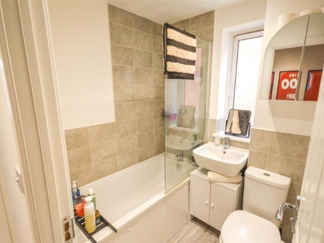 2 bed house for sale
