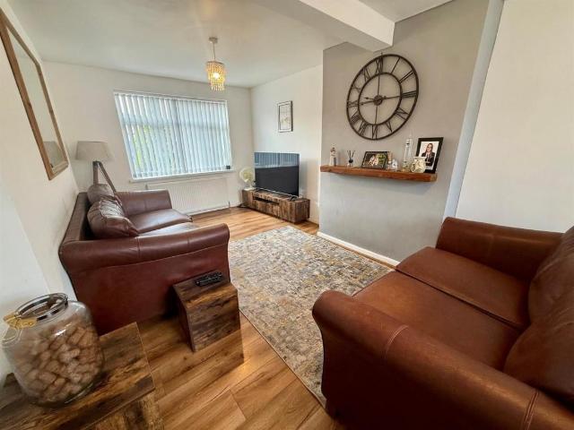2 bed house for sale
