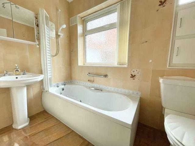 2 bed house for sale