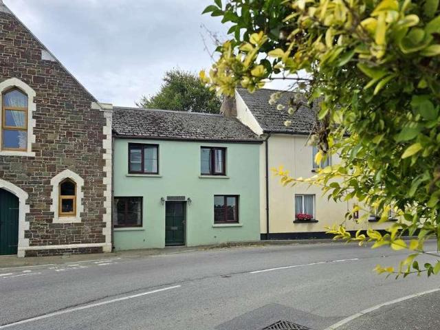 2 bed house for sale