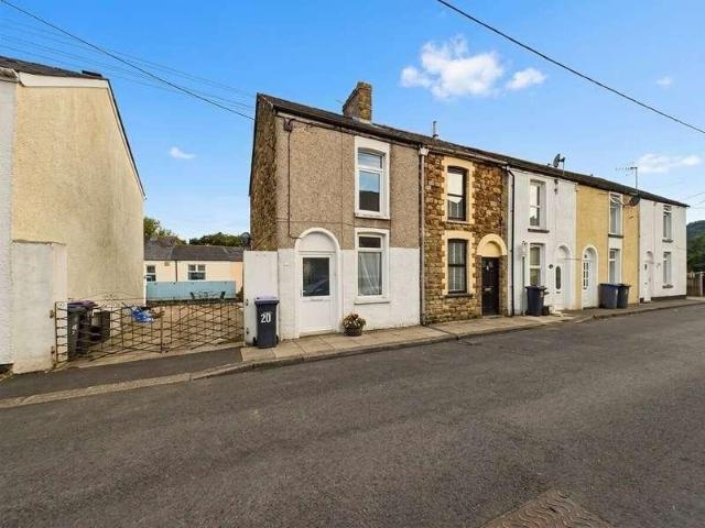 2 bed house for sale
