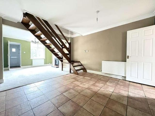 2 bed house for sale