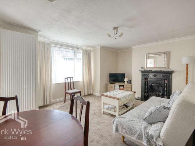 2 bed house for sale