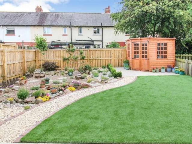 2 bed house for sale