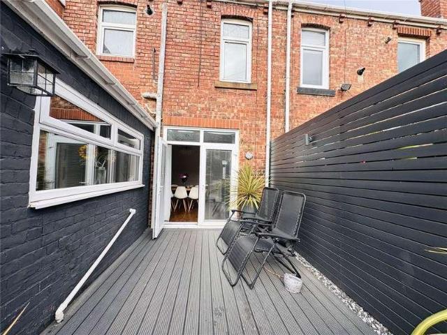 2 bed house for sale