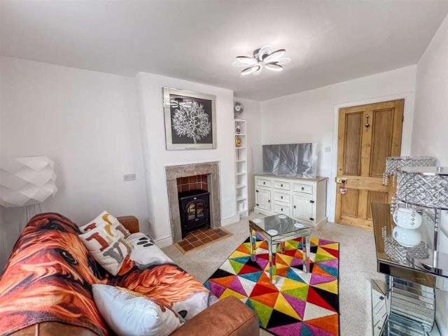 2 bed house for sale