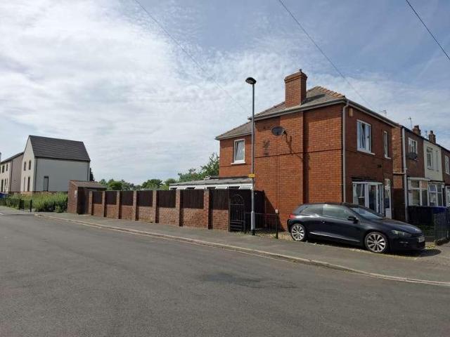2 bed house for sale