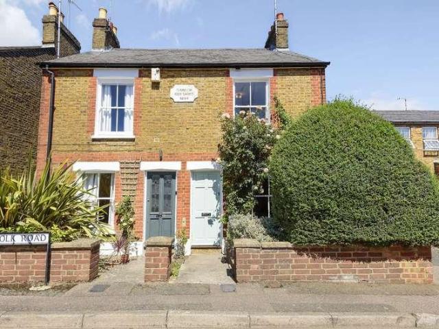 2 bed house for sale