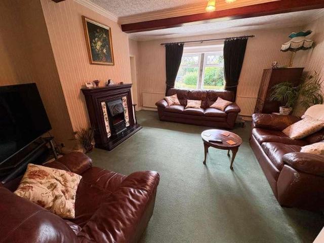 2 bed house for sale