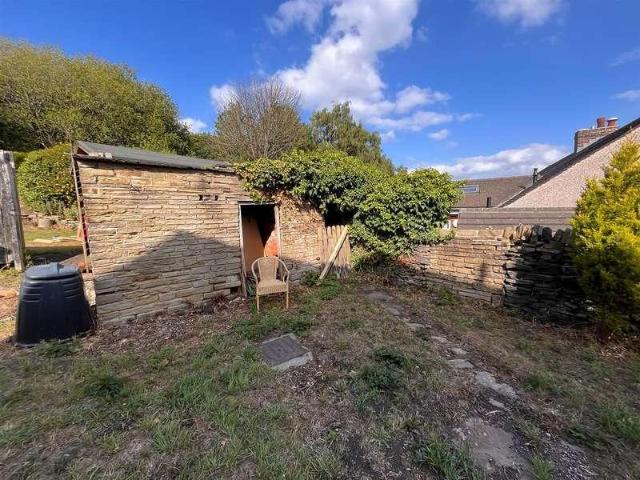 2 bed house for sale