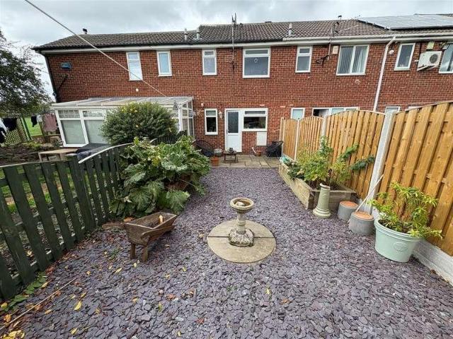 2 bed house for sale