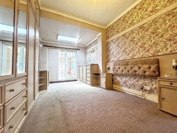 2 bed house for sale