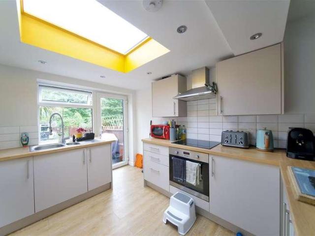 2 bed house for sale