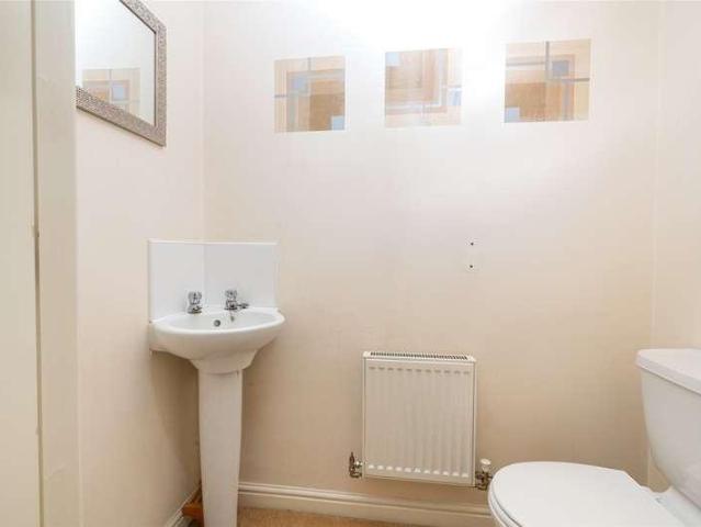 2 bed house for sale