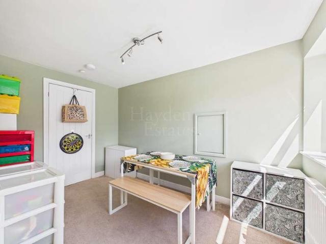 2 bed house for sale